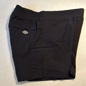 Dickies 2/26 Shorts Temp-IQ Pull-on Shorts pockets elastic waist in black NWT